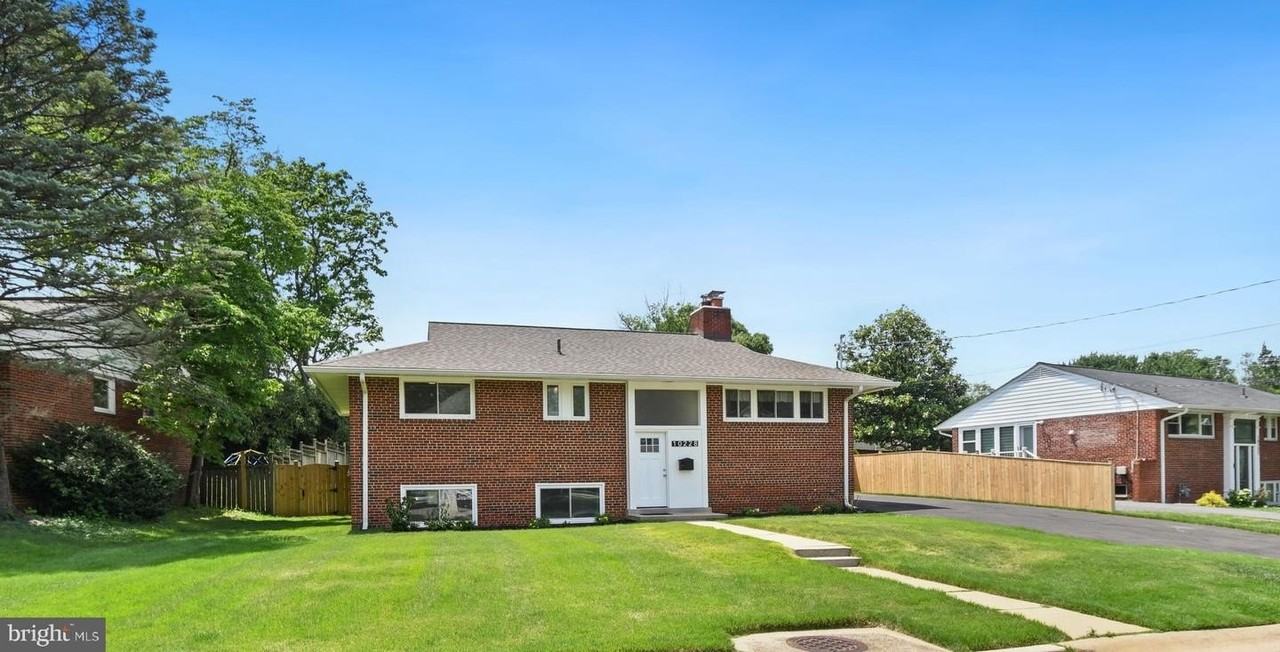 10228 Farnham Dr - Photo 5 of 35