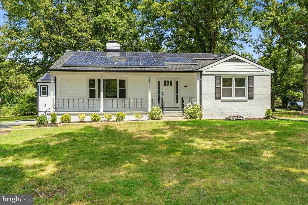 2608 Holly Dr - Photo 2 of 35