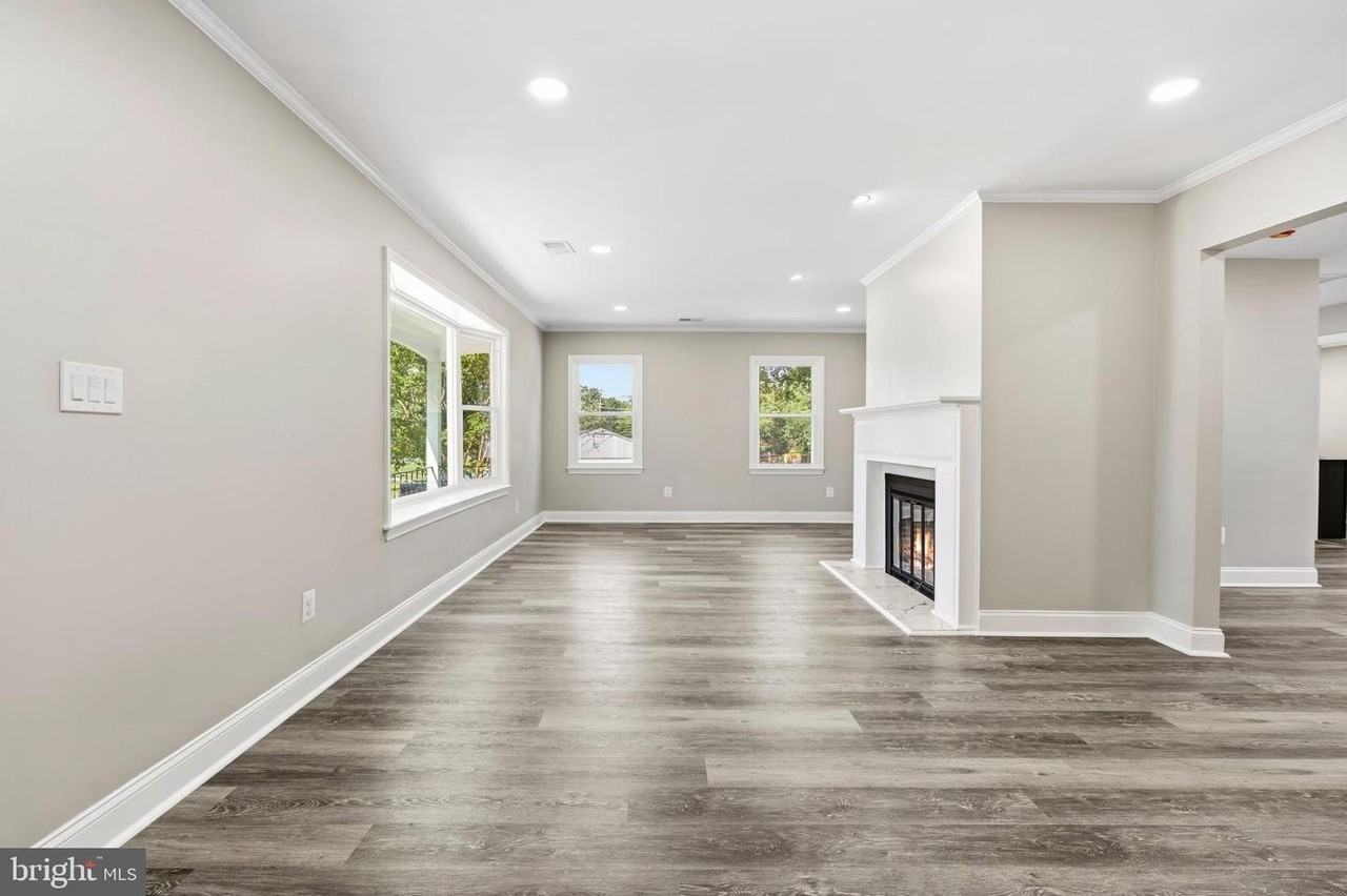 2608 Holly Dr - Photo 5 of 35