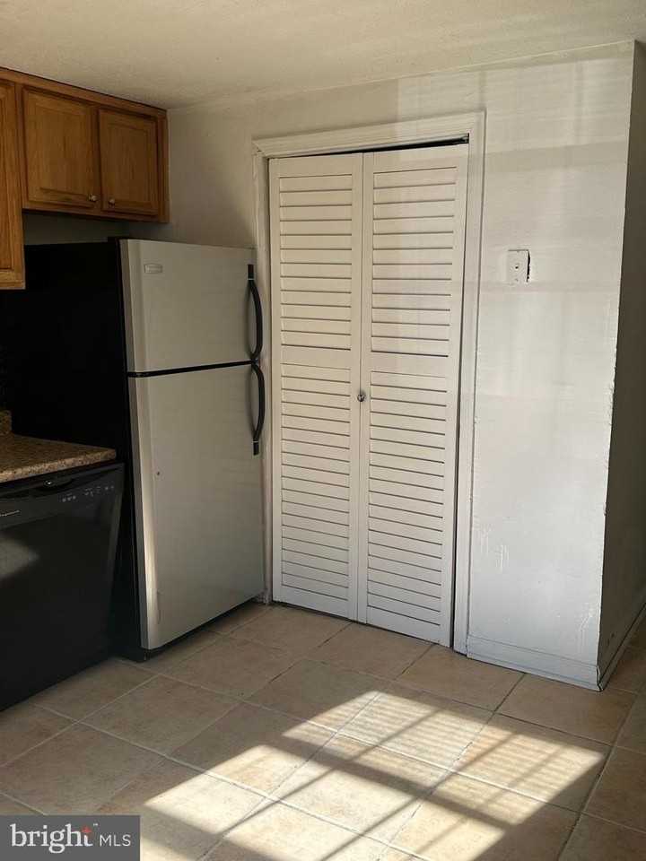 1805 Dutch Village Dr - Photo 2 of 11