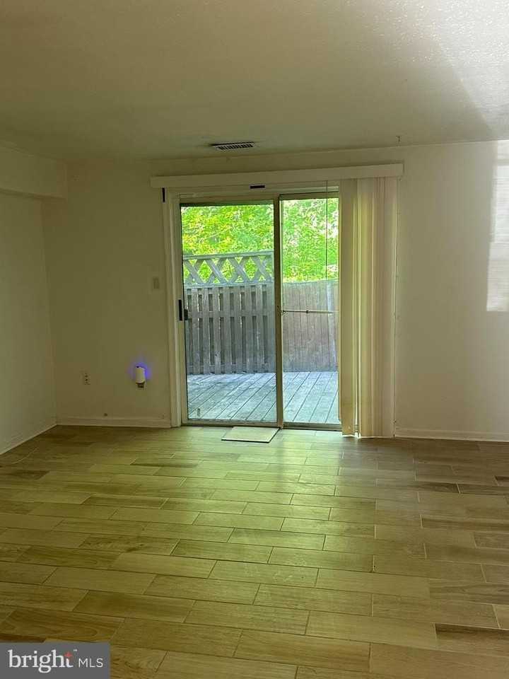 1805 Dutch Village Dr - Photo 4 of 11