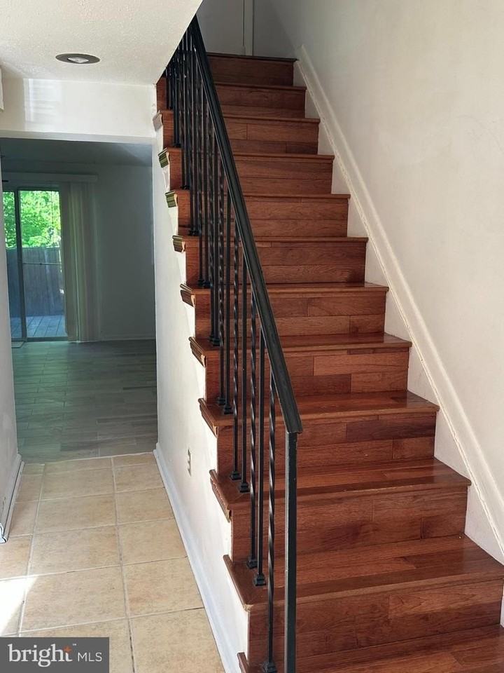 1805 Dutch Village Dr - Photo 7 of 11