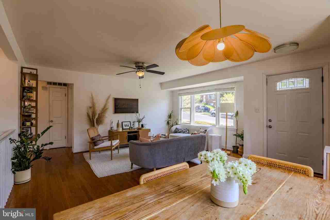 3104 Gumwood Dr - Photo 4 of 42