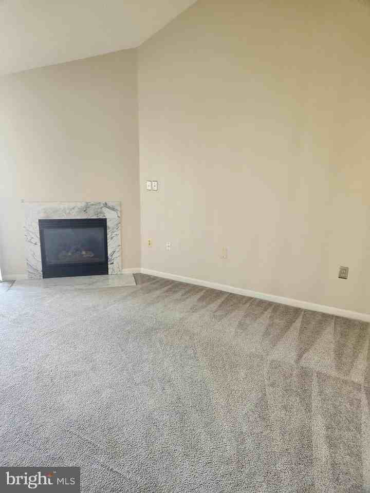 8941 Town Center Cir - Photo 4 of 10