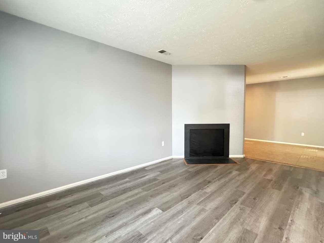 7233 Mill Creek Ct - Photo 3 of 30