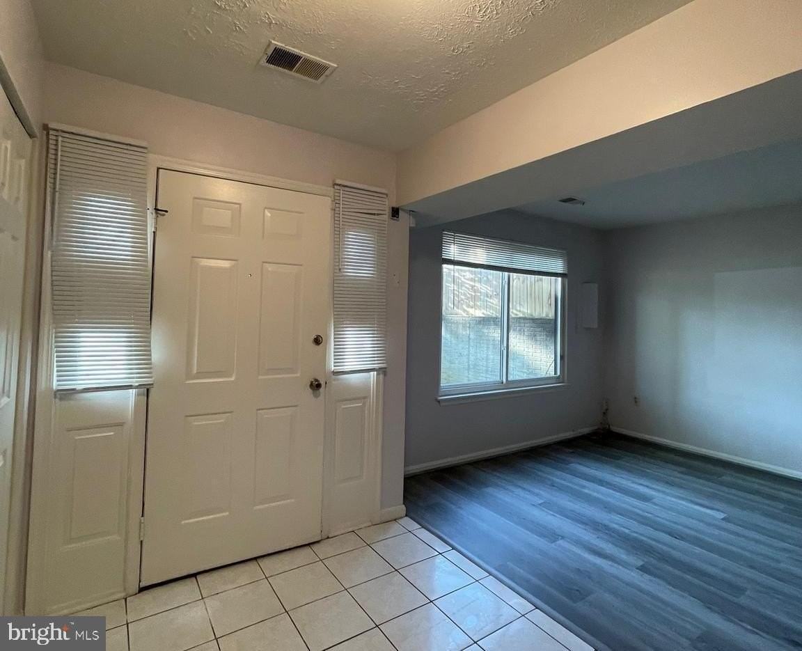 7233 Mill Creek Ct - Photo 4 of 30