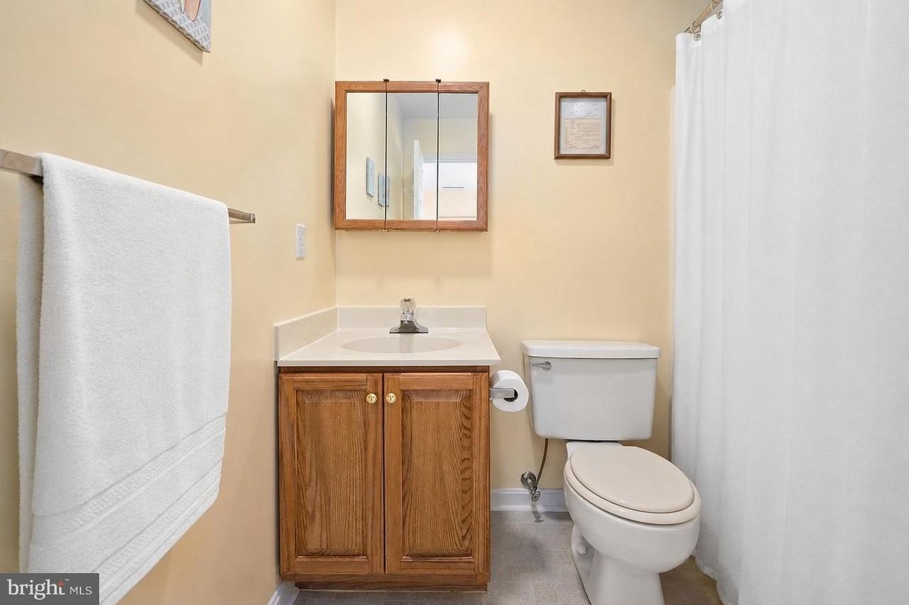 14301 Tunnel Ave - Photo 5 of 8
