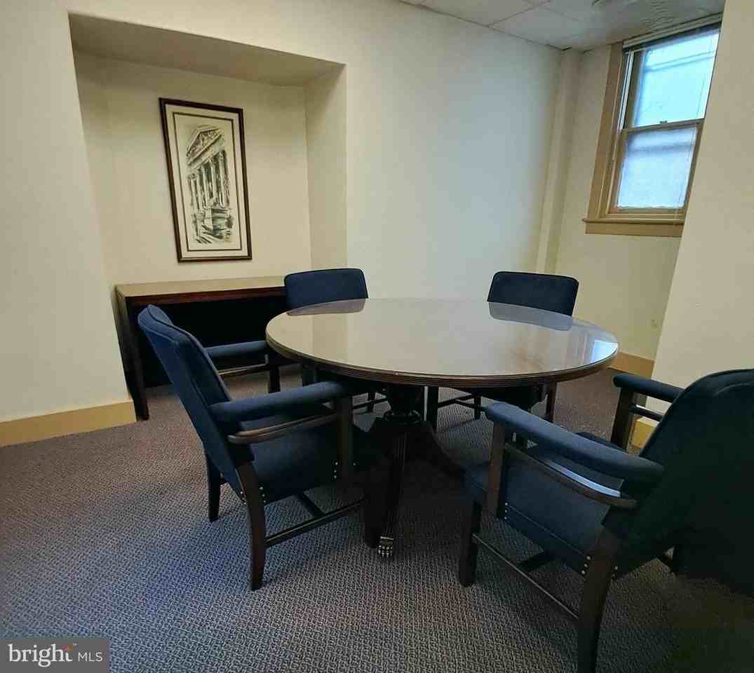 540 Court St - Photo 3 of 18
