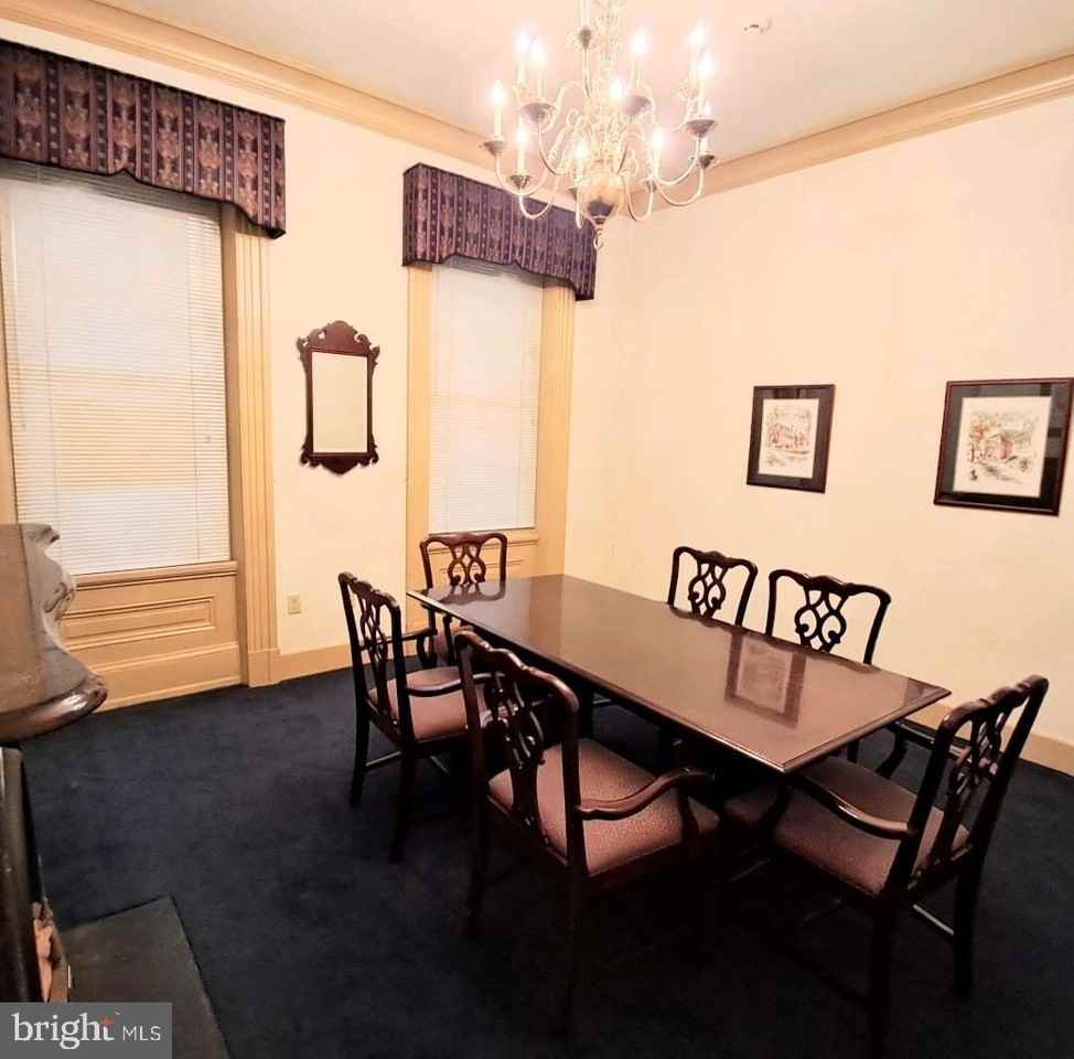 540 Court St - Photo 5 of 18