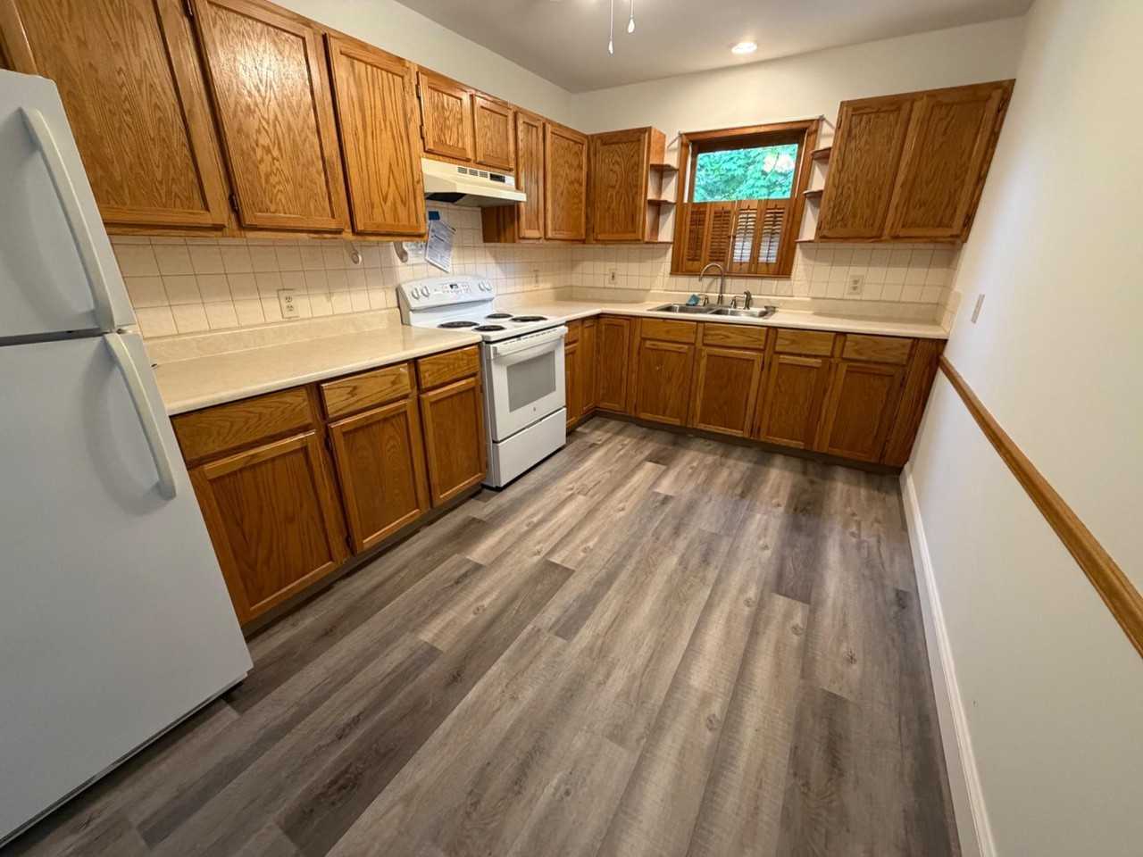 122 Glen Ave - Photo 4 of 19