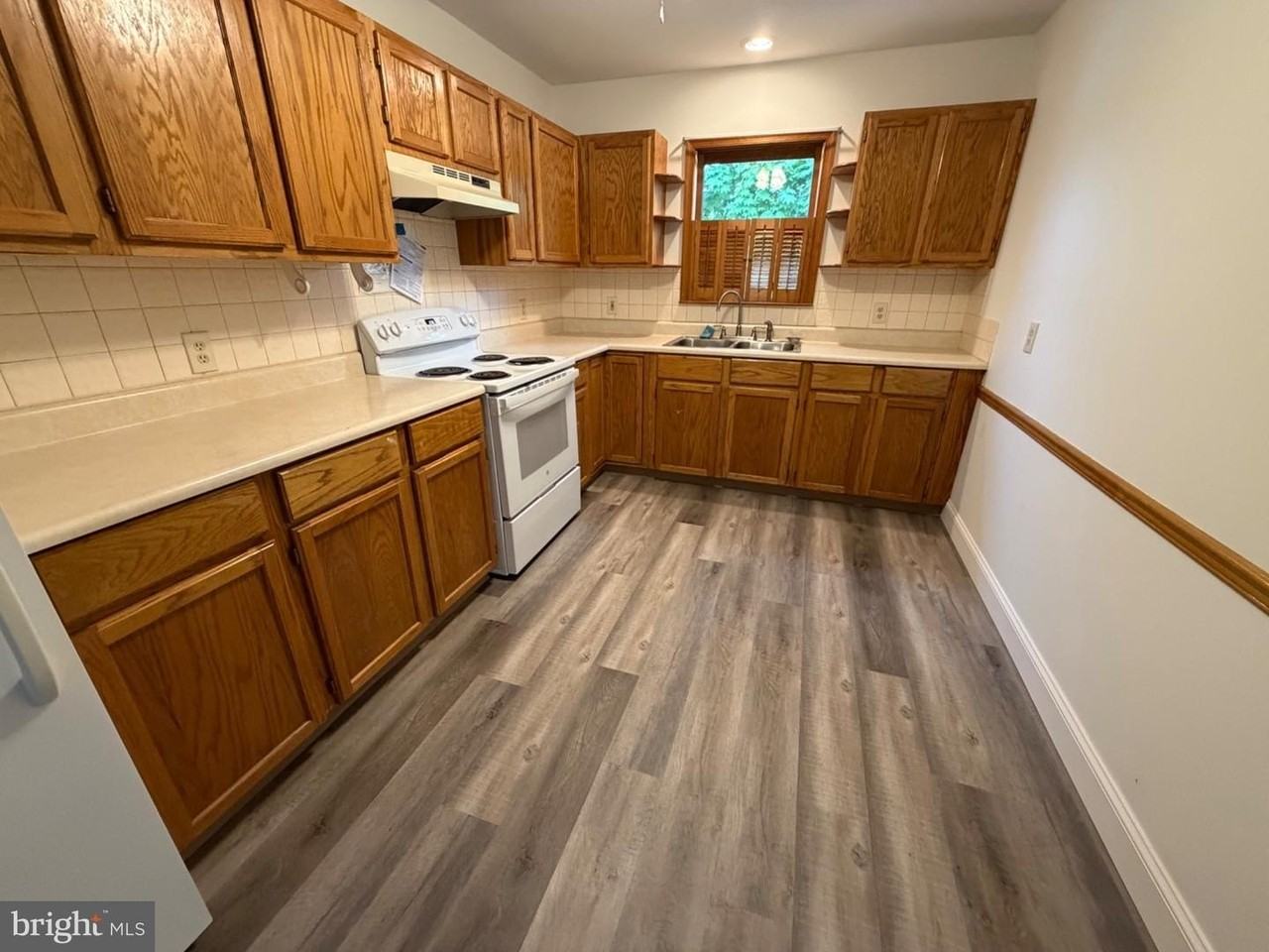 122 Glen Ave - Photo 5 of 19