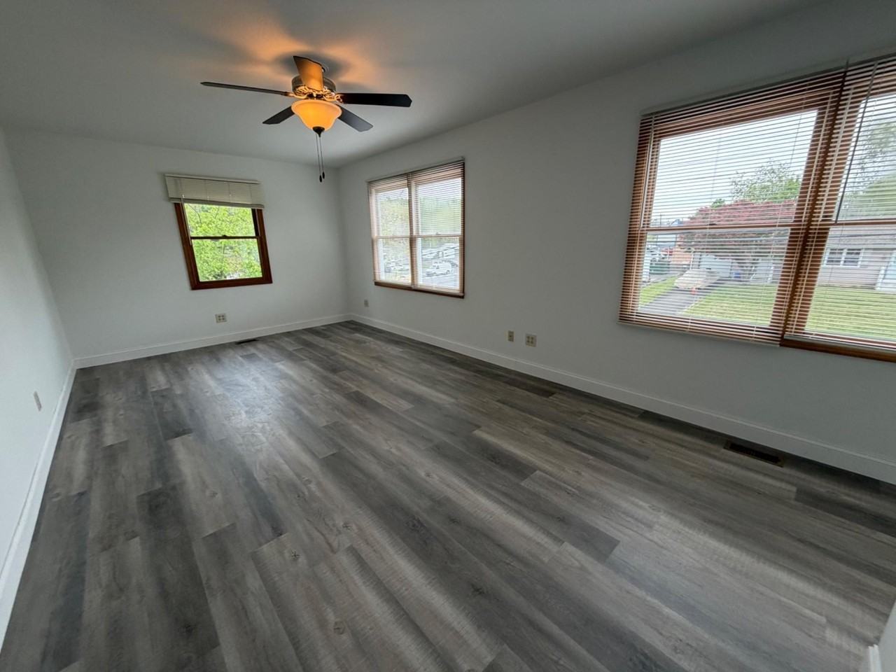 122 Glen Ave - Photo 6 of 19