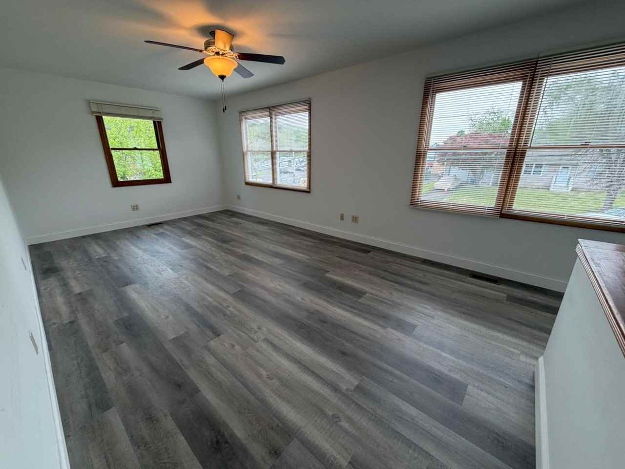 122 Glen Ave - Photo 7 of 19