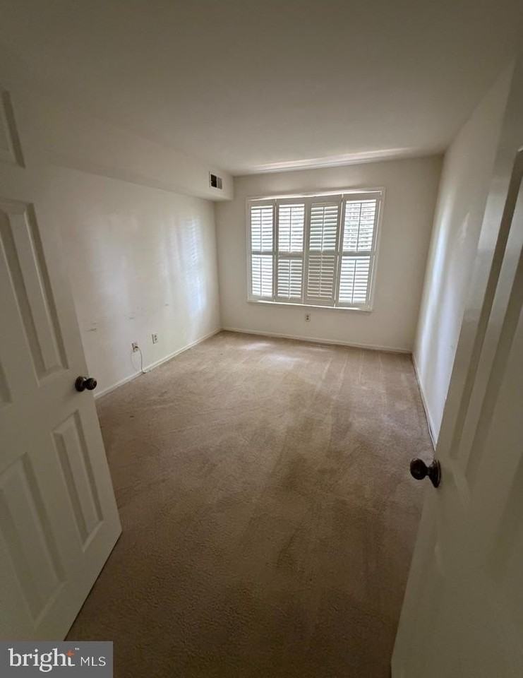 16024 Beacon Hill Dr - Photo 4 of 12