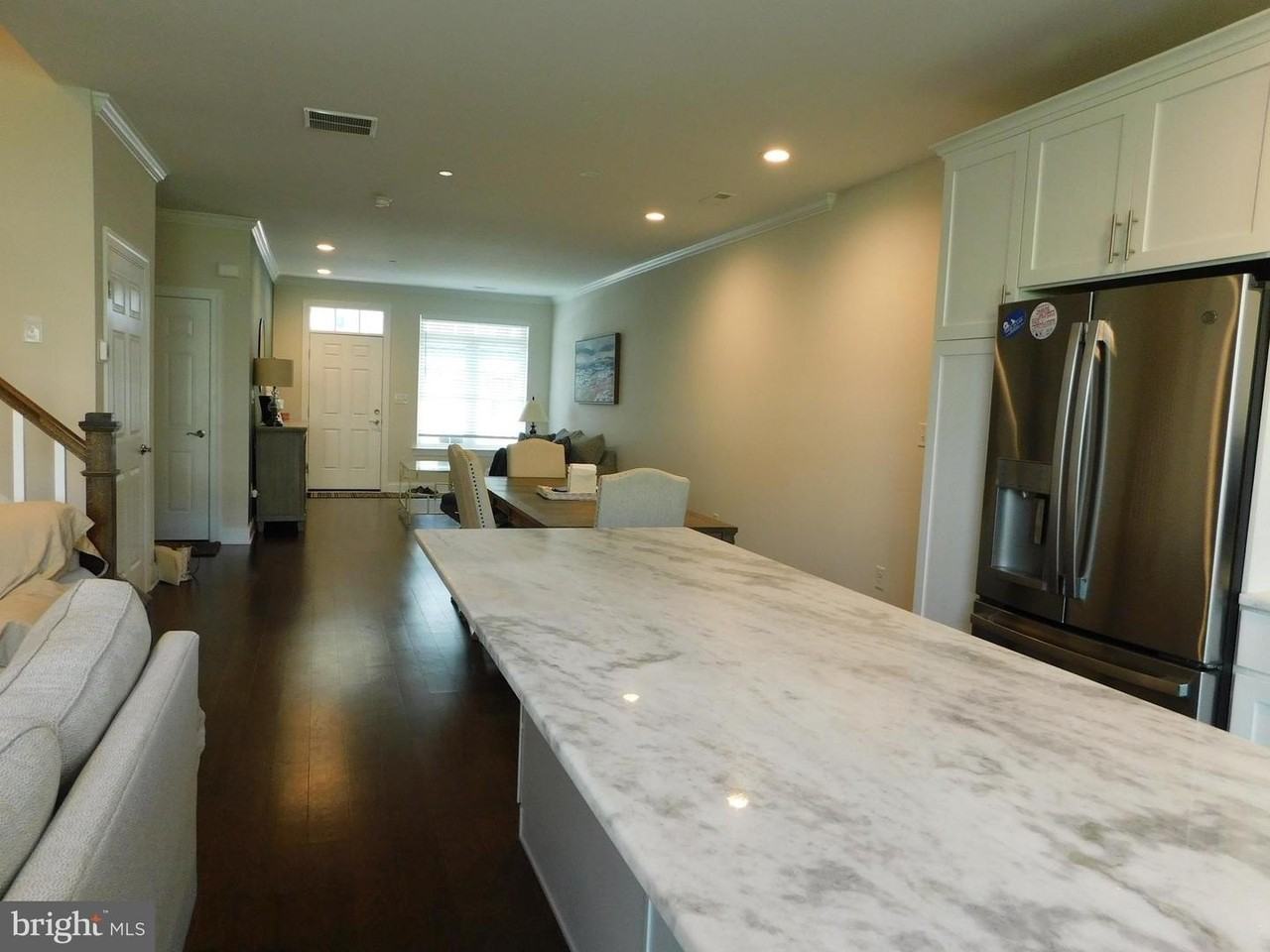 16740 River View Cir - Photo 3 of 28