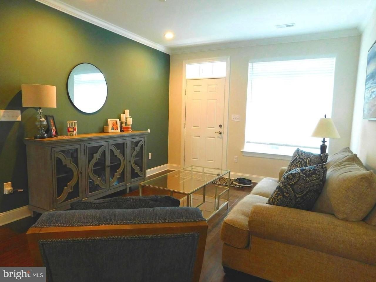 16740 River View Cir - Photo 4 of 28