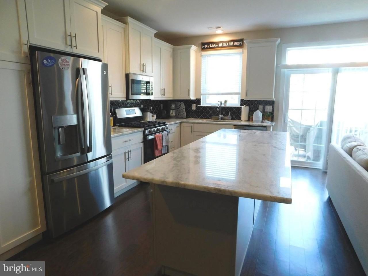 16740 River View Cir - Photo 5 of 28