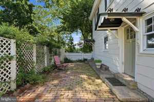 featured image of 7015 Riverview Ave