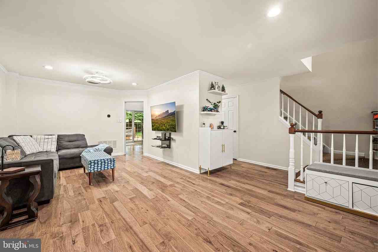 705 Shippen Dr - Photo 5 of 30