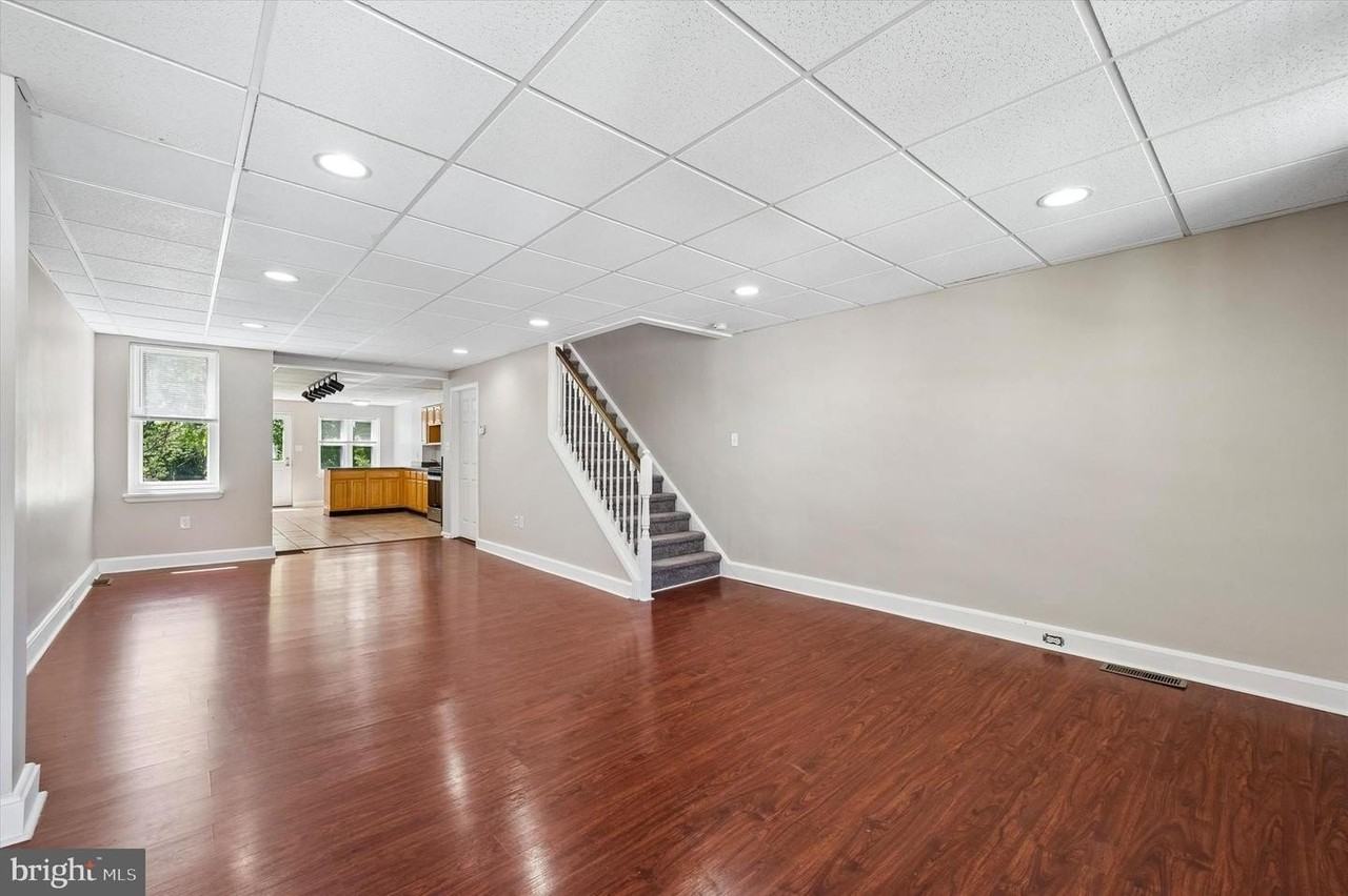 431 Iroquois St - Photo 2 of 15