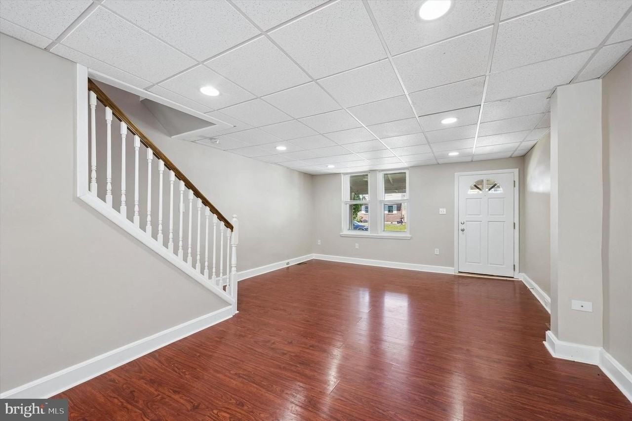 431 Iroquois St - Photo 3 of 15