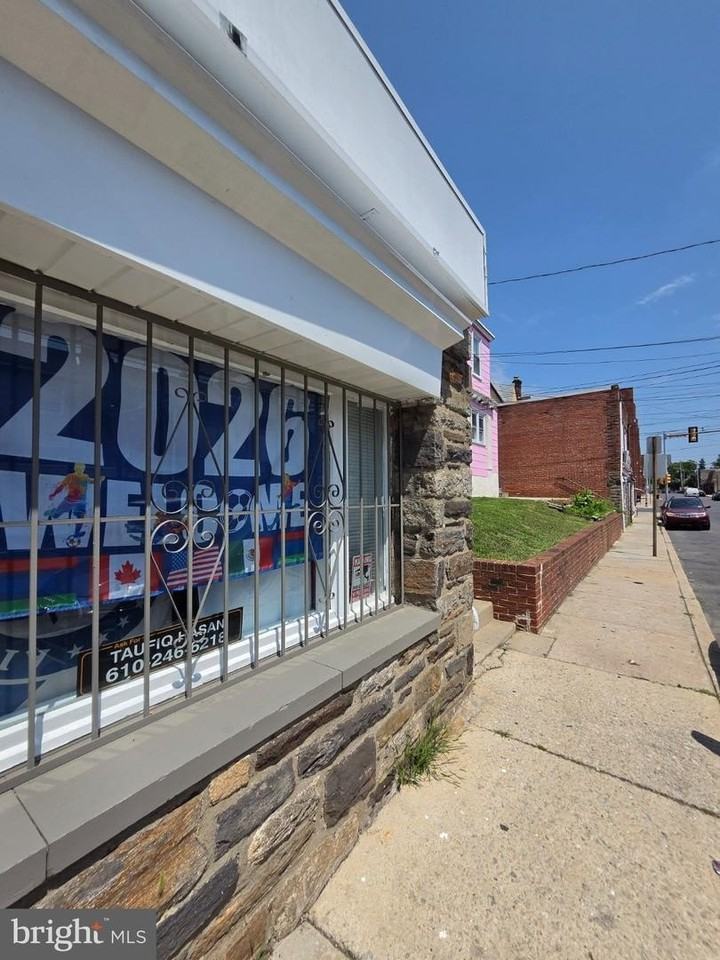 210 Long Ln - Photo 4 of 49