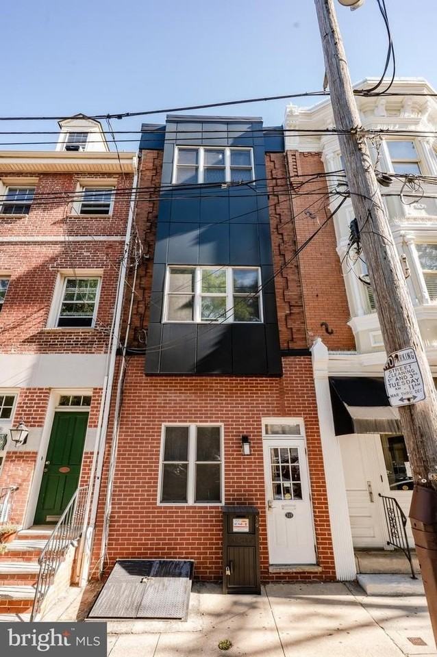 319 Bainbridge St - Photo 5 of 28