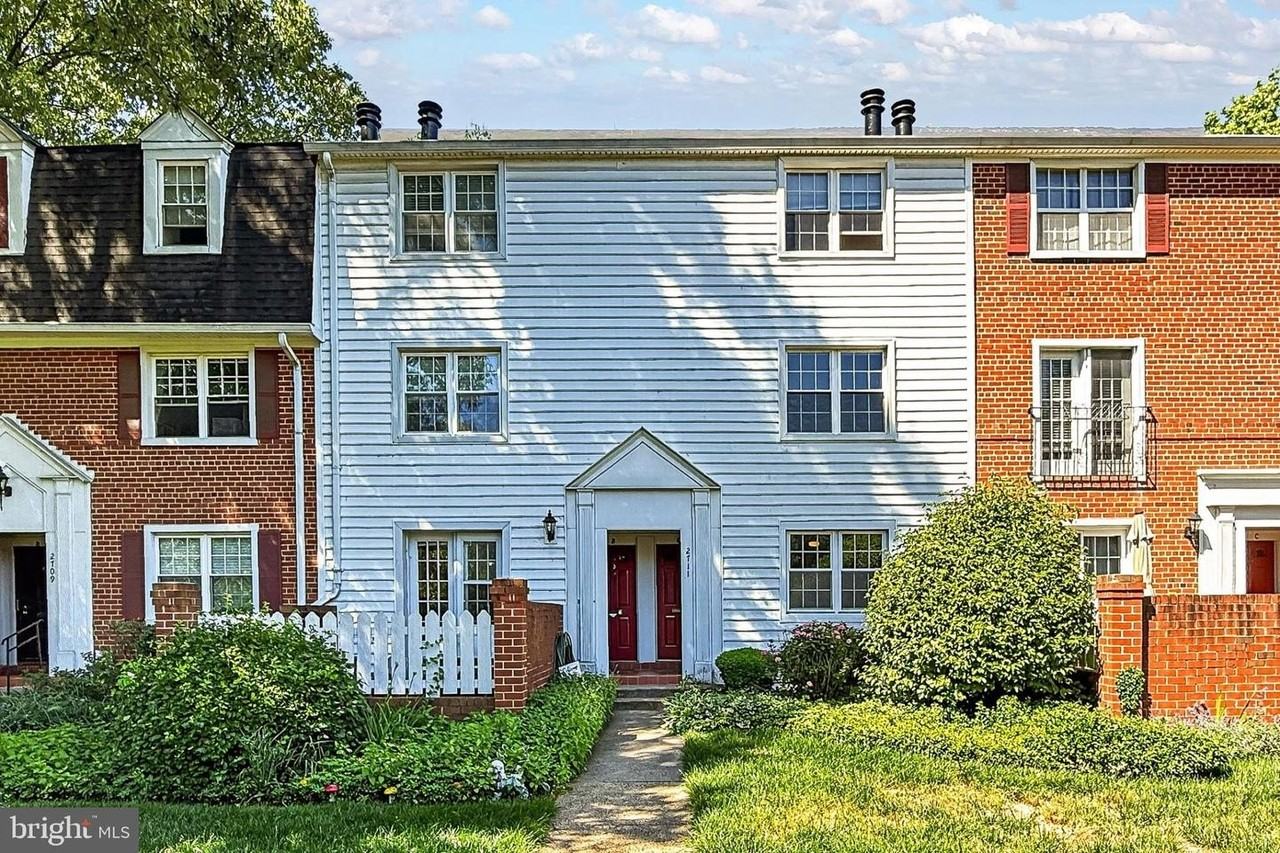 2711 S Walter Reed Dr