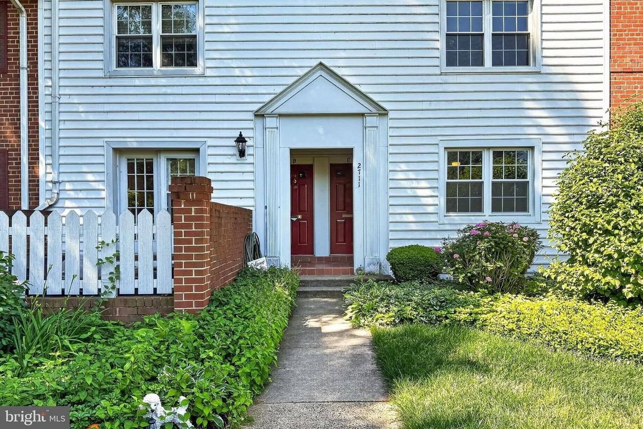 2711 S Walter Reed Dr - Photo 5 of 30