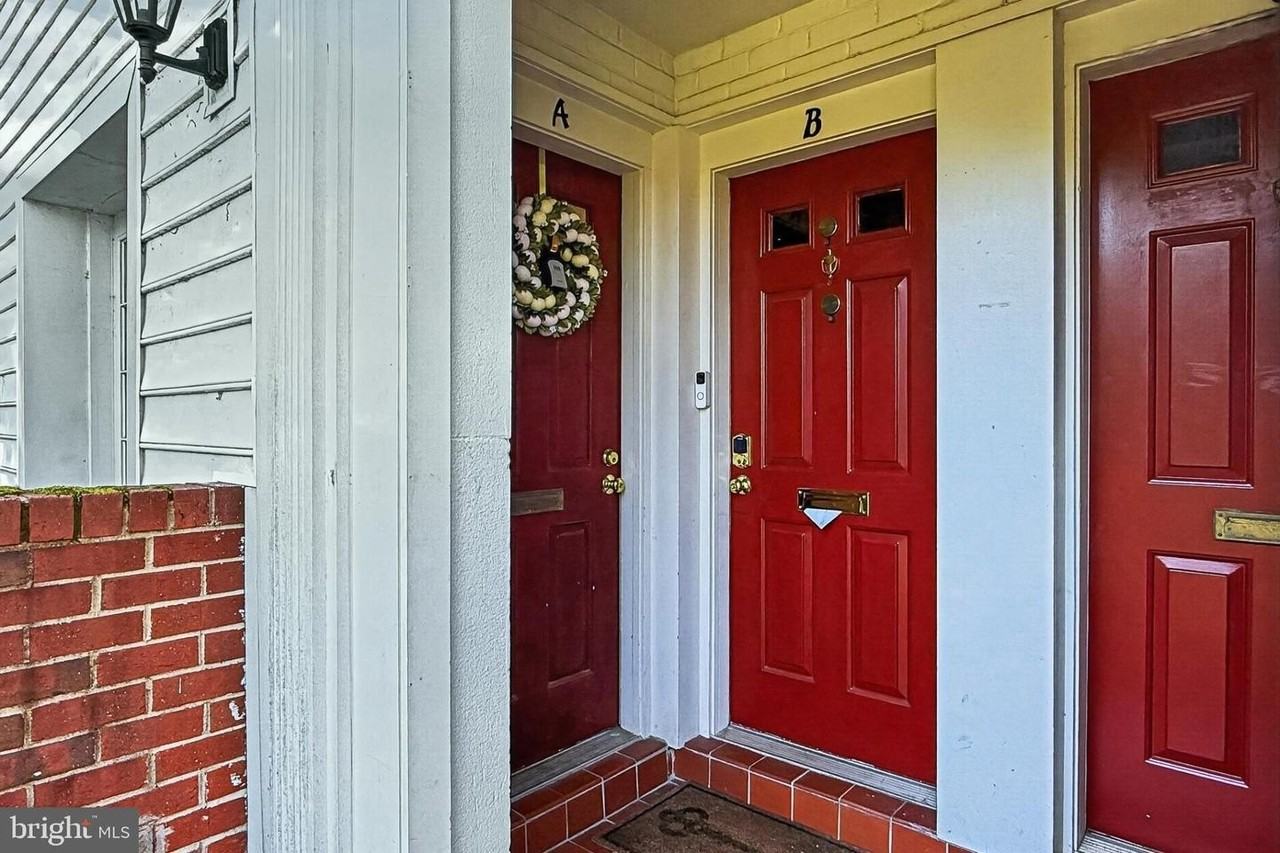 2711 S Walter Reed Dr - Photo 6 of 30