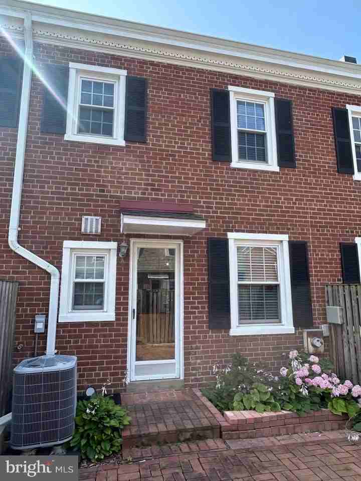 4672 36th St S - Photo 2 of 19