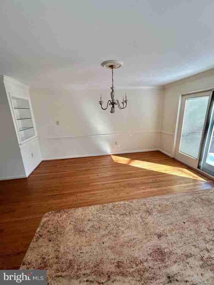 3301 Spring Ln - Photo 6 of 13