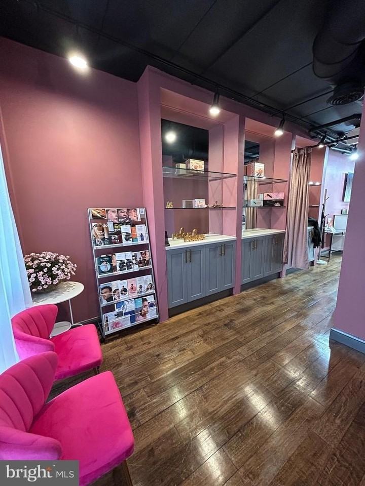 6722 Curran St - Photo 2 of 24