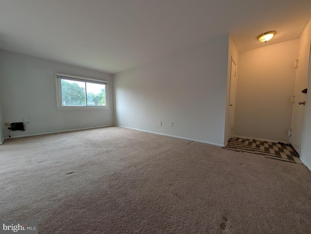 2903 Charing Cross Rd - Photo 3 of 16