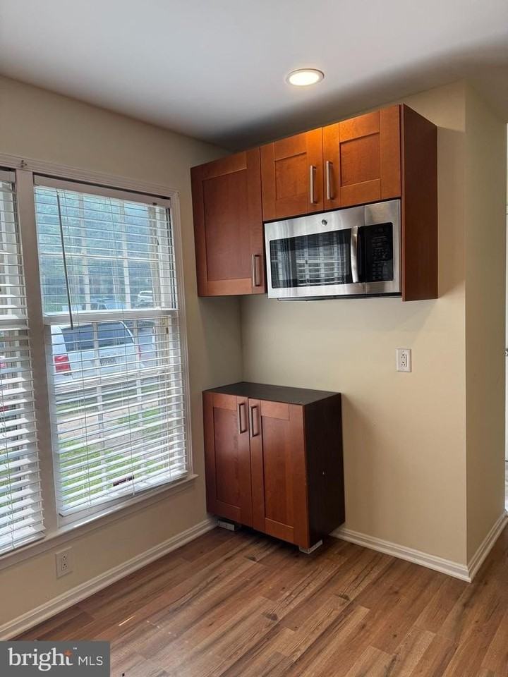 7460 Adams Park Ct - Photo 3 of 12