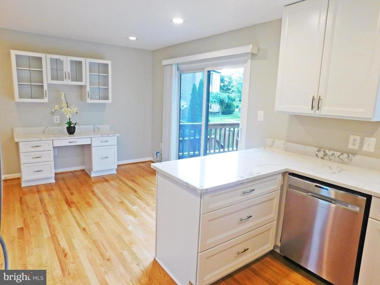 10315 Cherry View Ct - Photo 6 of 26