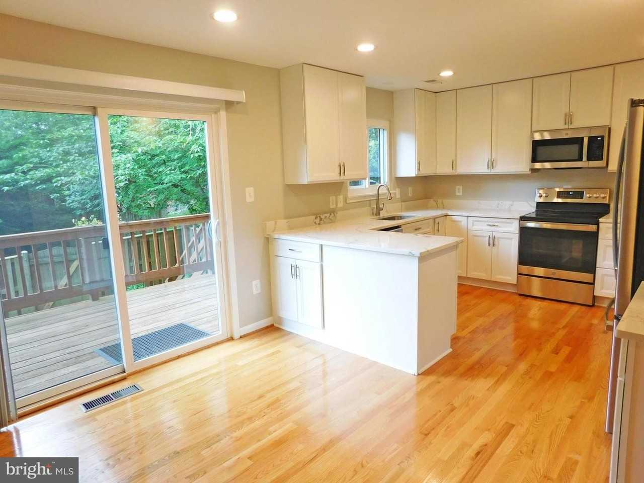 10315 Cherry View Ct - Photo 7 of 26