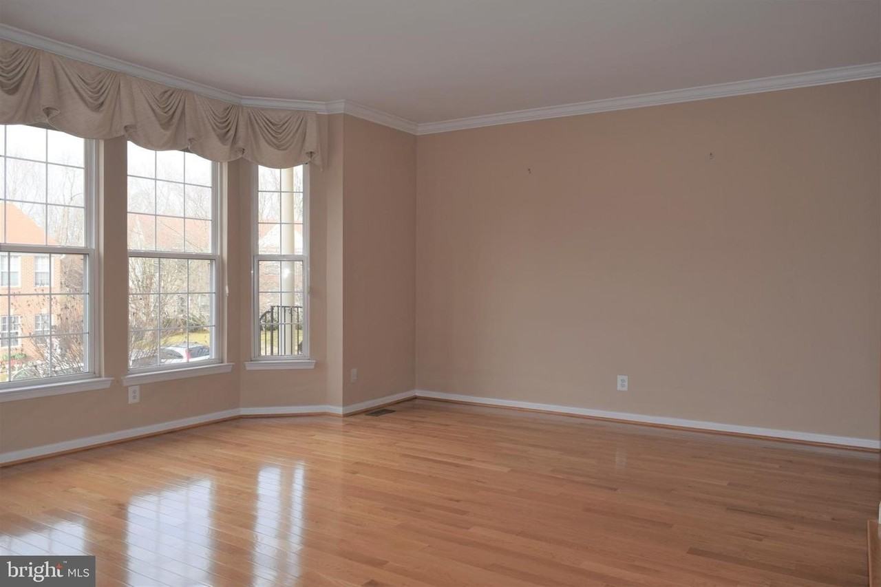 8933 Royal Astor Way - Photo 6 of 50