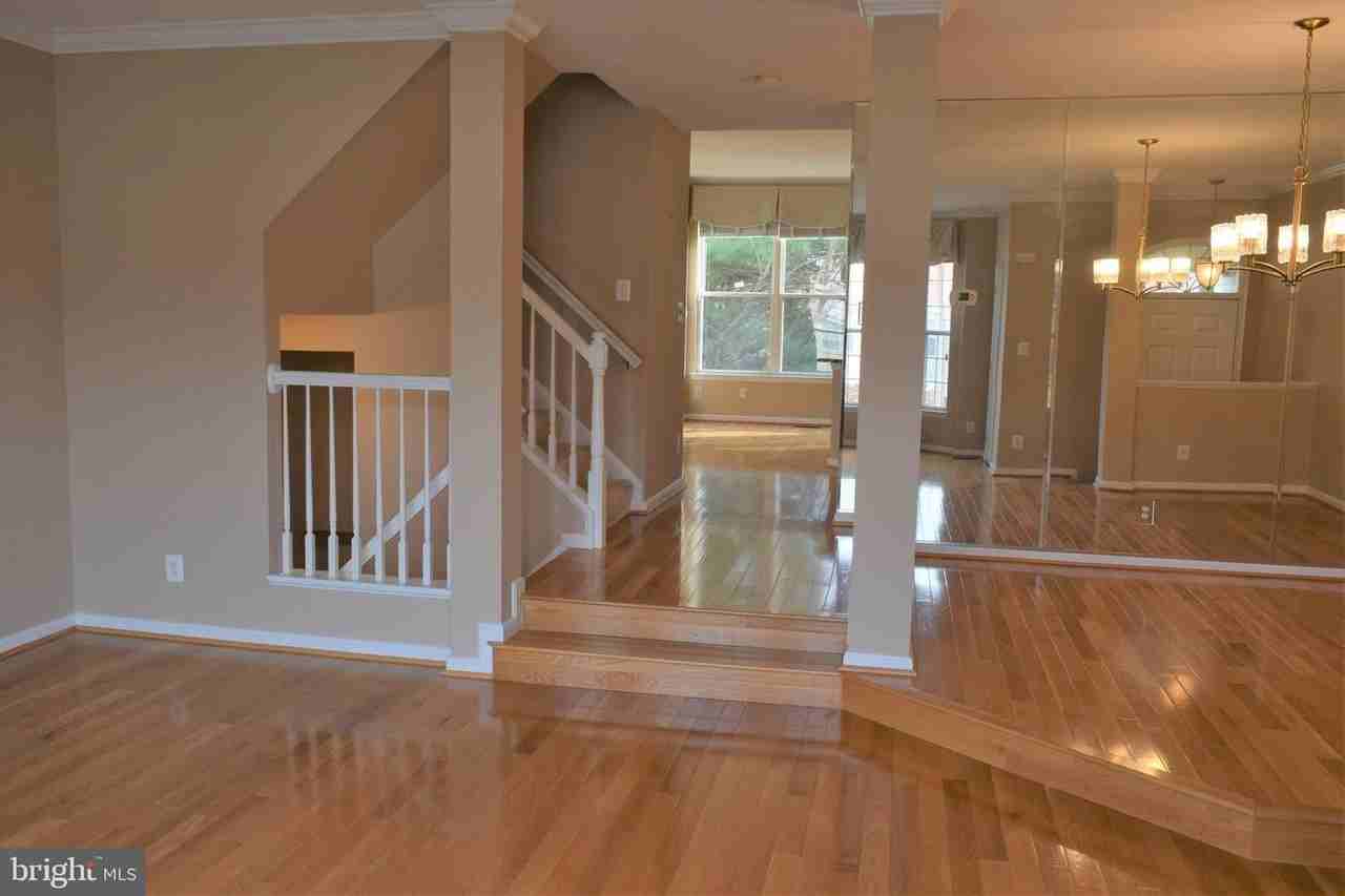 8933 Royal Astor Way - Photo 7 of 50