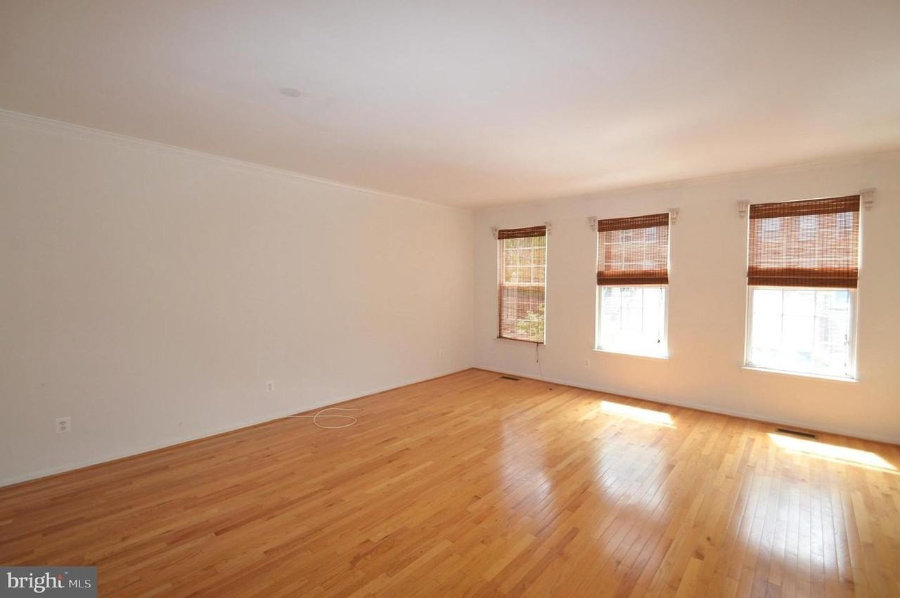 4209 Trumbo Ct - Photo 3 of 25