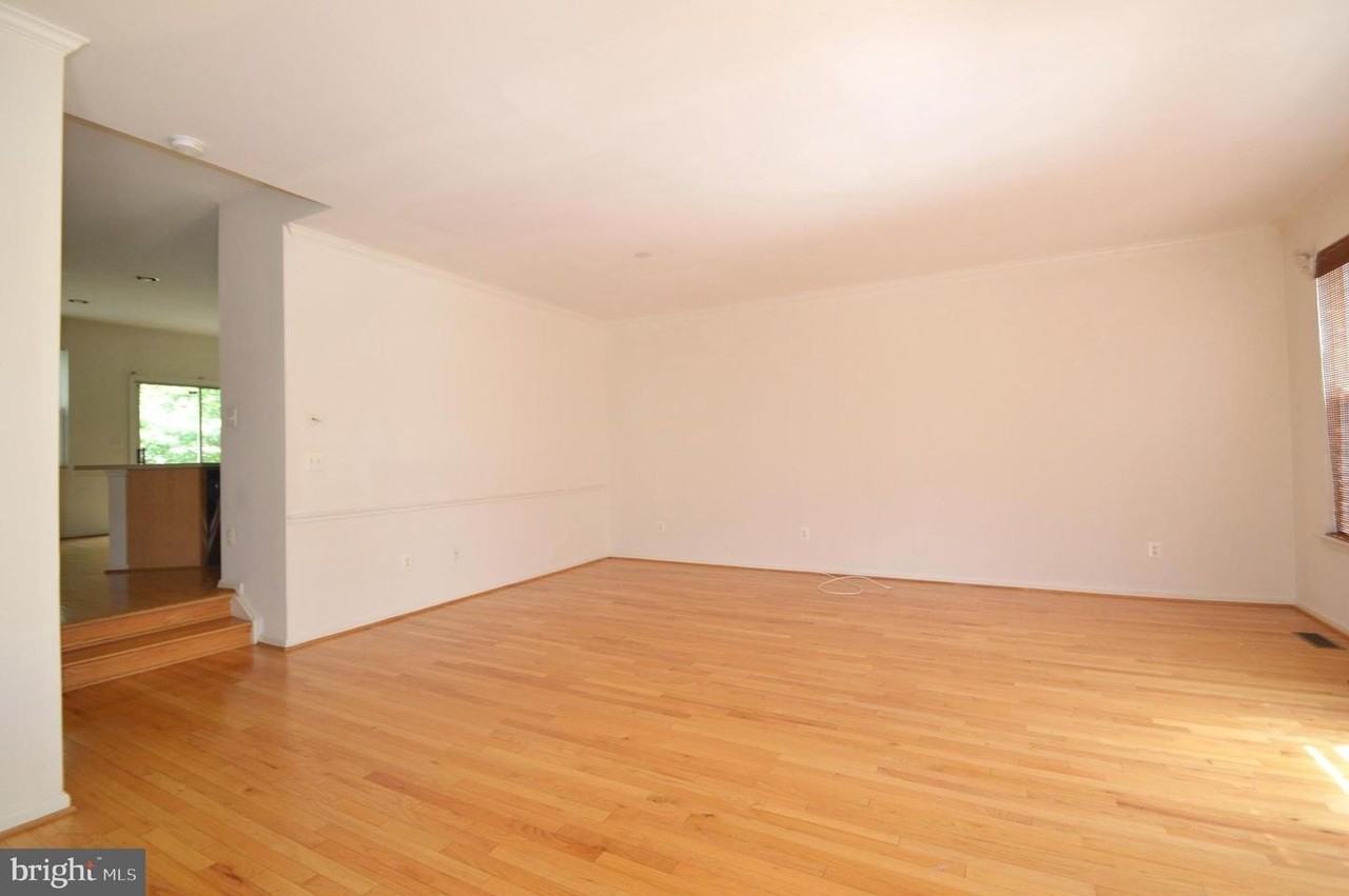 4209 Trumbo Ct - Photo 5 of 25