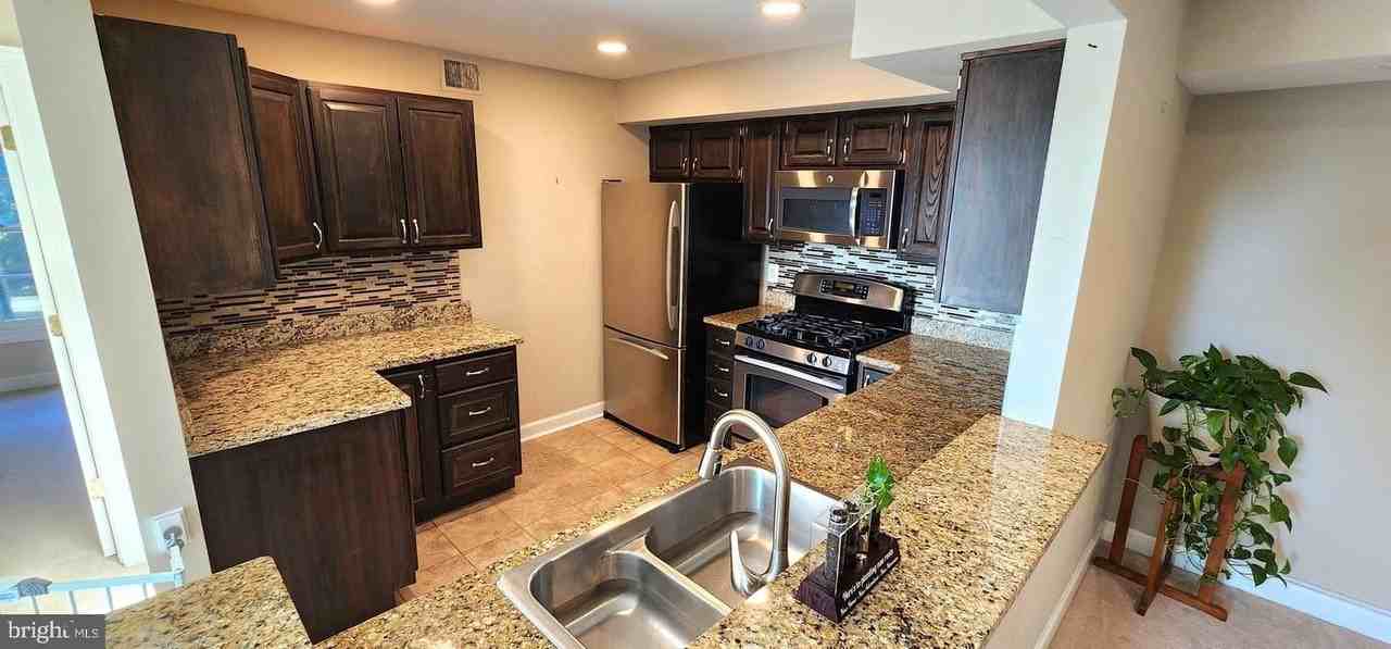 12225 Fairfield House Dr Apt 112c - Photo 7 of 18