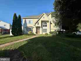 2223 Great Falls St - Photo 1 of 1