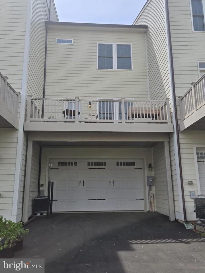 20800 Duxbury Ter - Photo 2 of 42
