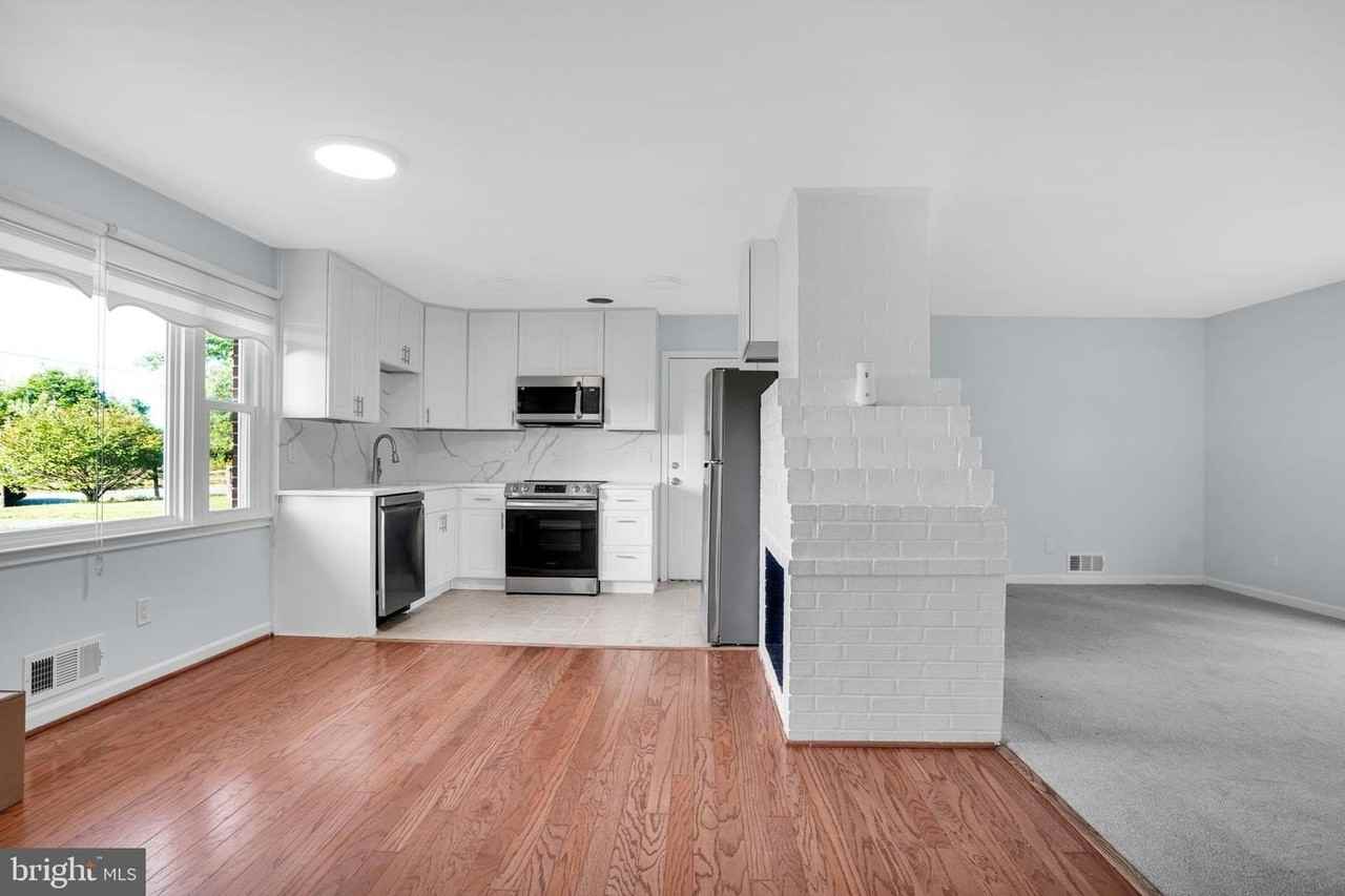 13209 Thornton Dr - Photo 3 of 30