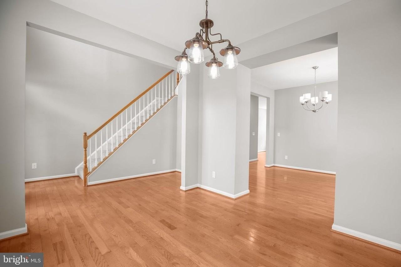 1 Doria Hill Dr - Photo 4 of 34