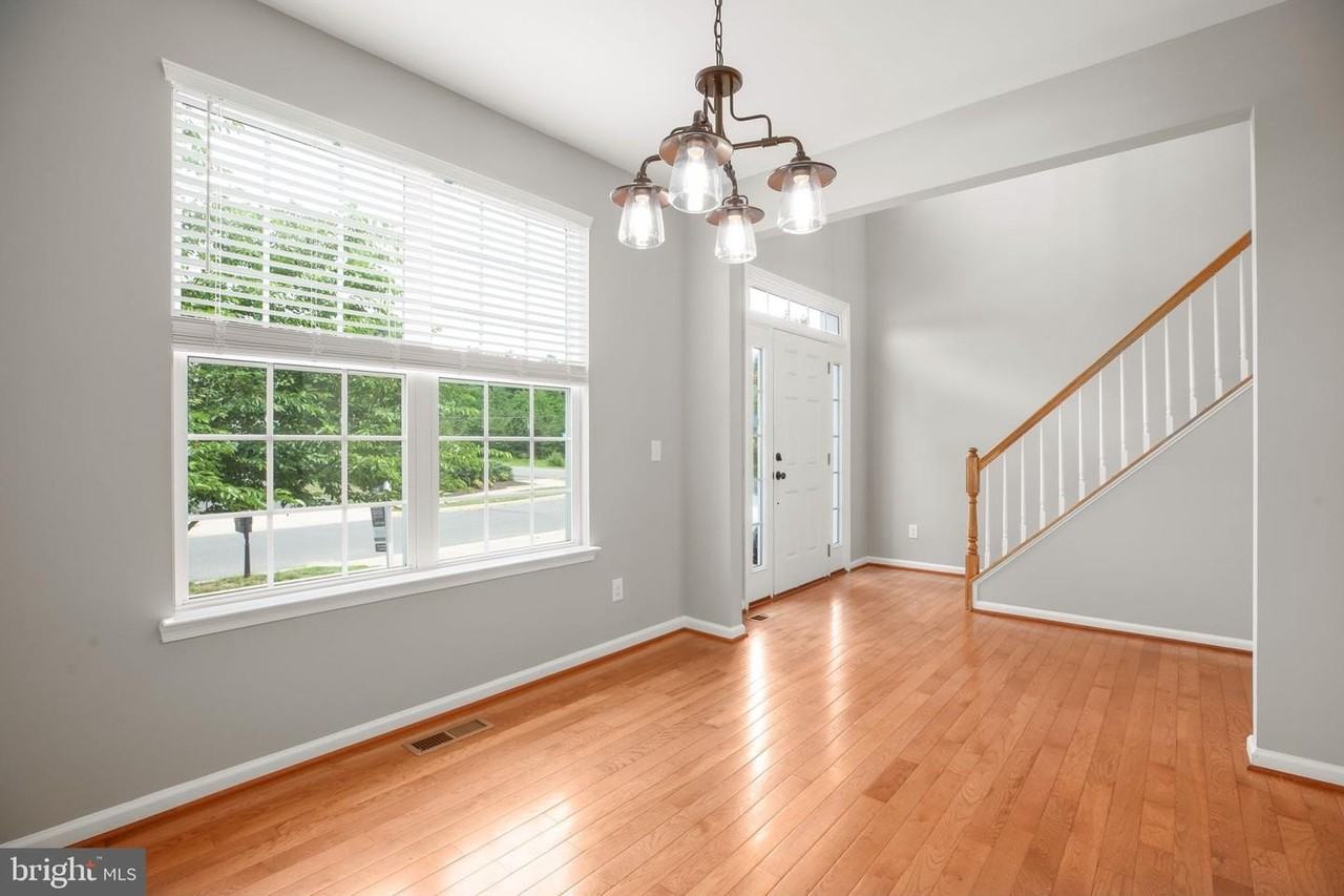 1 Doria Hill Dr - Photo 5 of 34