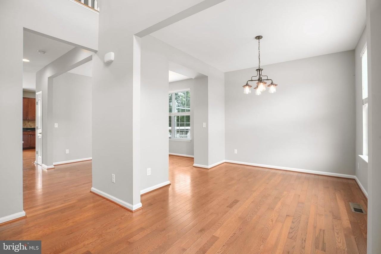 1 Doria Hill Dr - Photo 6 of 34