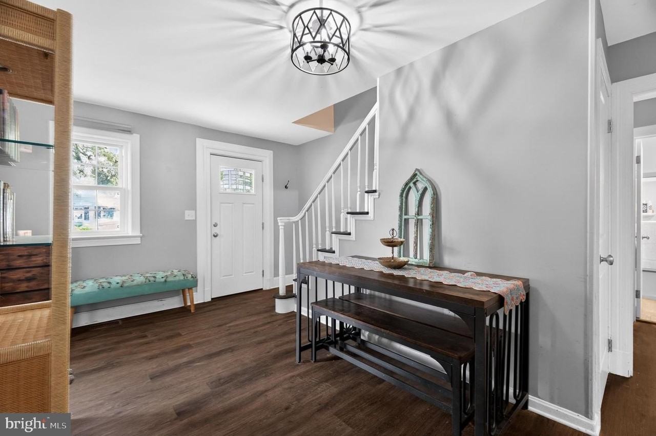 621 Patterson Ave - Photo 4 of 24
