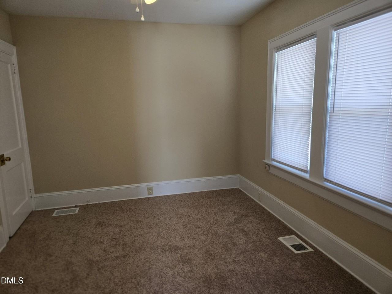 205 N Smithfield Rd - Photo 3 of 14